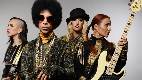 Prince isi face comeback-ul in septembrie cu doua noi albume!